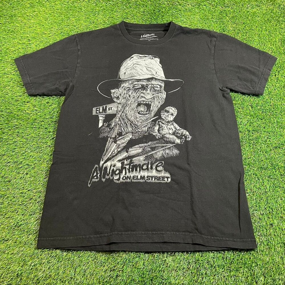 Hot-topic Men's Black T-shirt